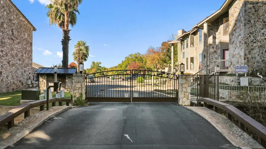 1101 The Cape #1, Horseshoe Bay, TX 78657 - Image #3