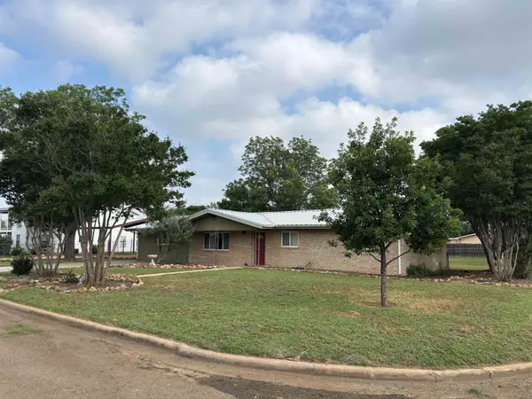 1309 E Brown Street, Llano, TX 78643