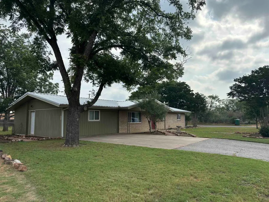 1309 E Brown Street, Llano, TX 78643 - Image #3