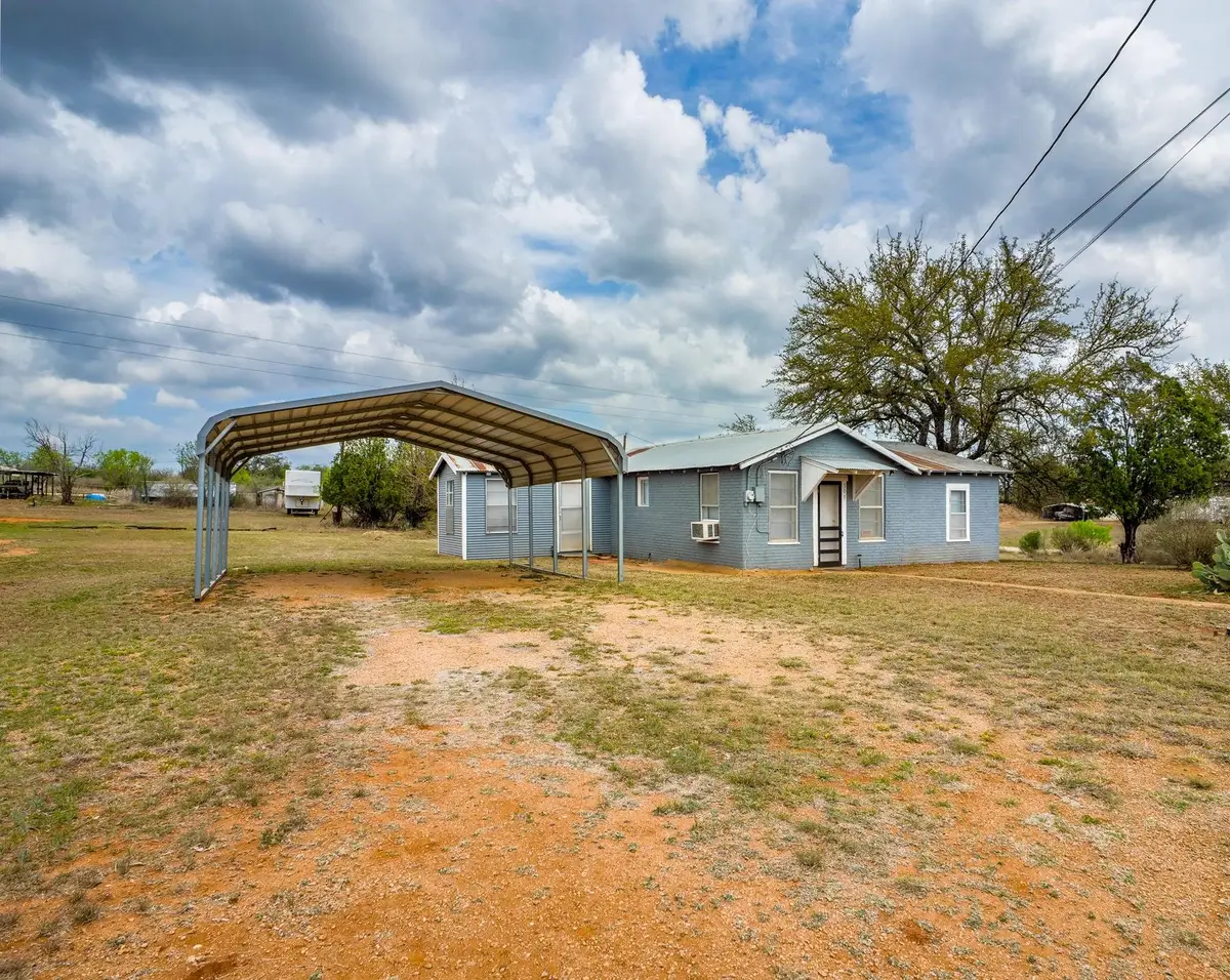 509 E Austin St, Llano, TX 78643 - Image #1