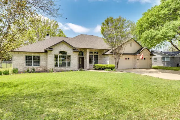 207 Flamingo Cir Circle, Highland Haven, TX 78654