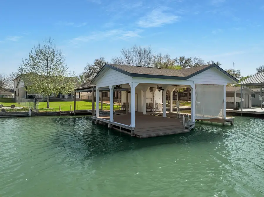 411 W Greenbriar Drive, Granite Shoals, TX 78654 - Image #2