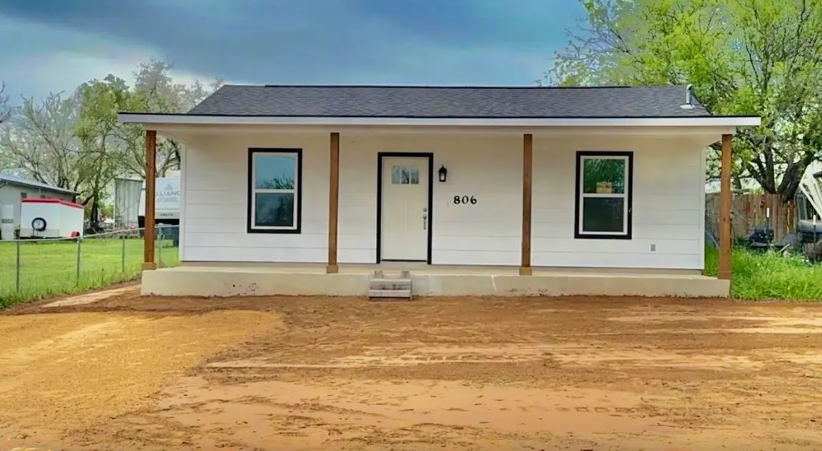 806 E Brown Street, Llano, TX 78643 - Image #1