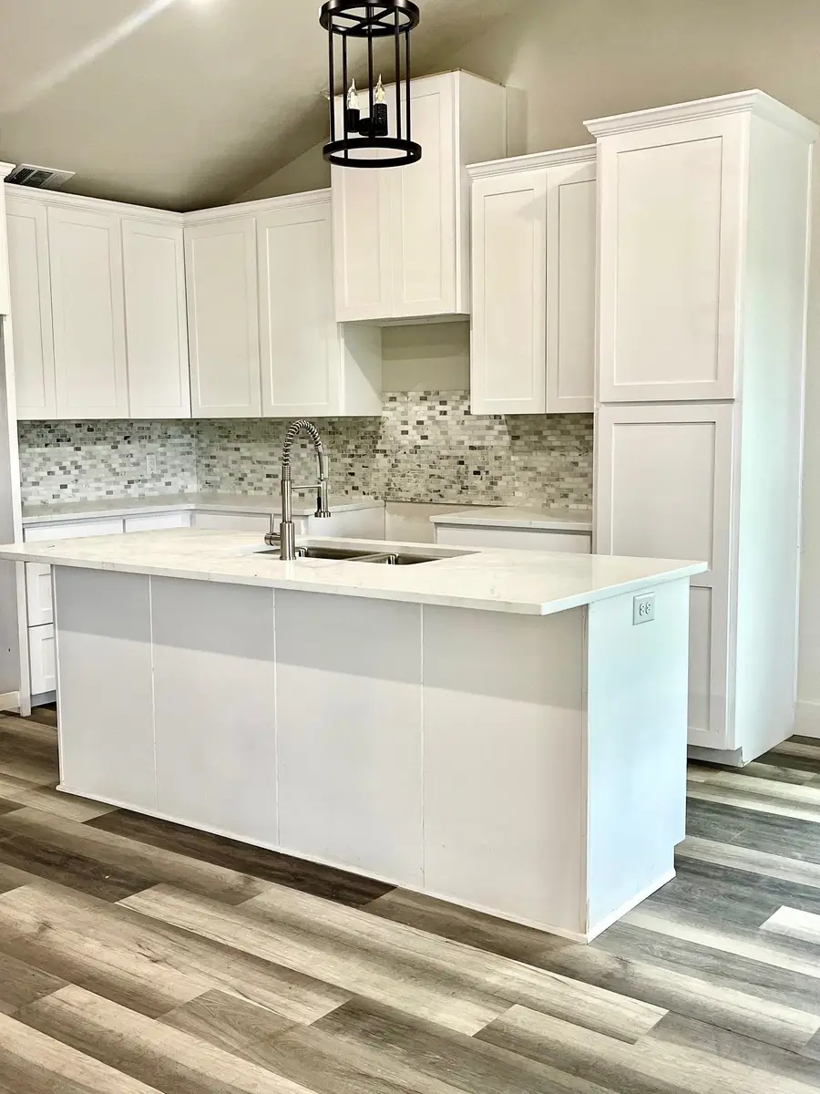 806 E Brown Street, Llano, TX 78643 - Image #3