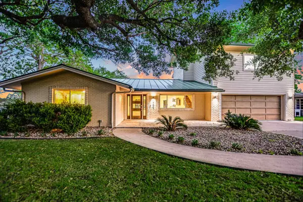 1704 Bluebonnet, Kingsland, TX 78639