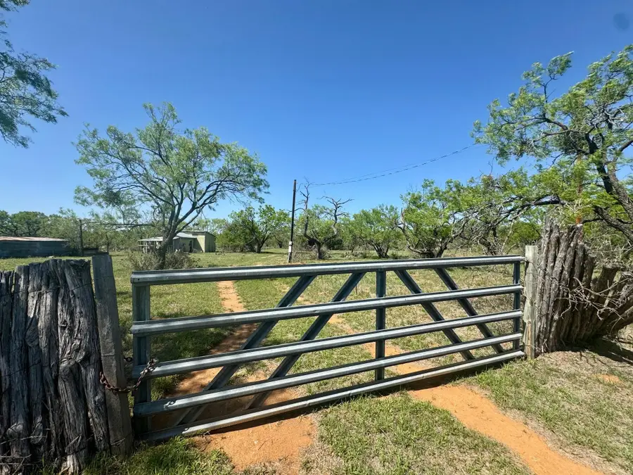 790 Cr 102, Llano, TX 78643 - Image #2