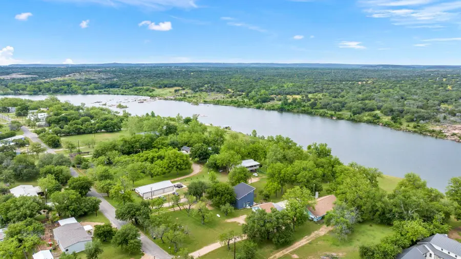 3715 Lakeview Dr, Cottonwood Shores, TX 78657 - Image #2