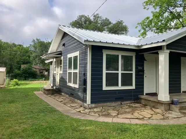 204 E Dry Street, San Saba, TX 76877 - Image #2