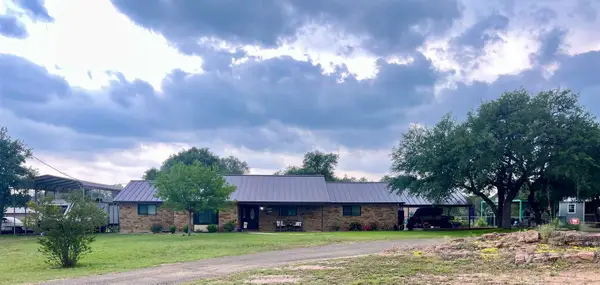 800 Texas Avenue, Kingsland, TX 78639