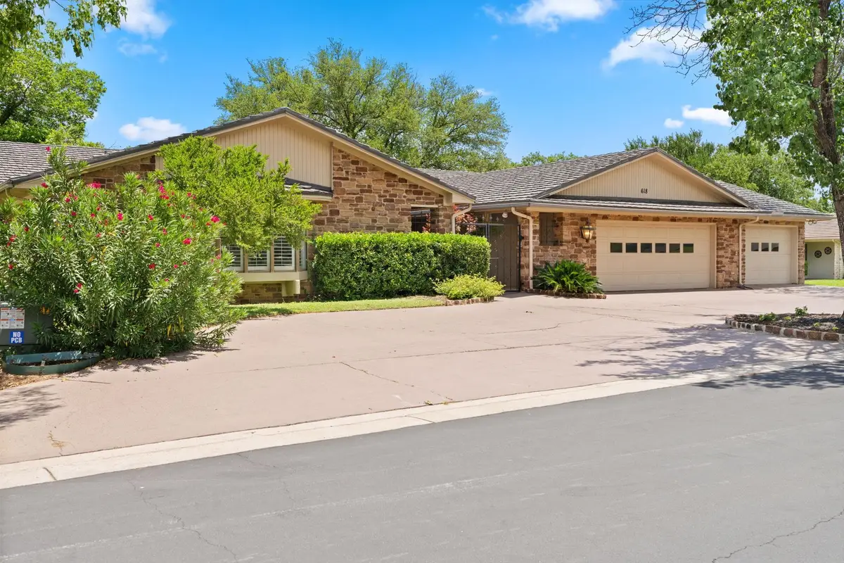 618 Hi Stirrup, Horseshoe Bay, TX 78657 - Image #1