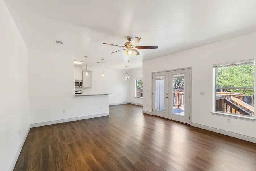 111 E Mesquite Drive, Granite Shoals, TX 78654-0000 - Image #3