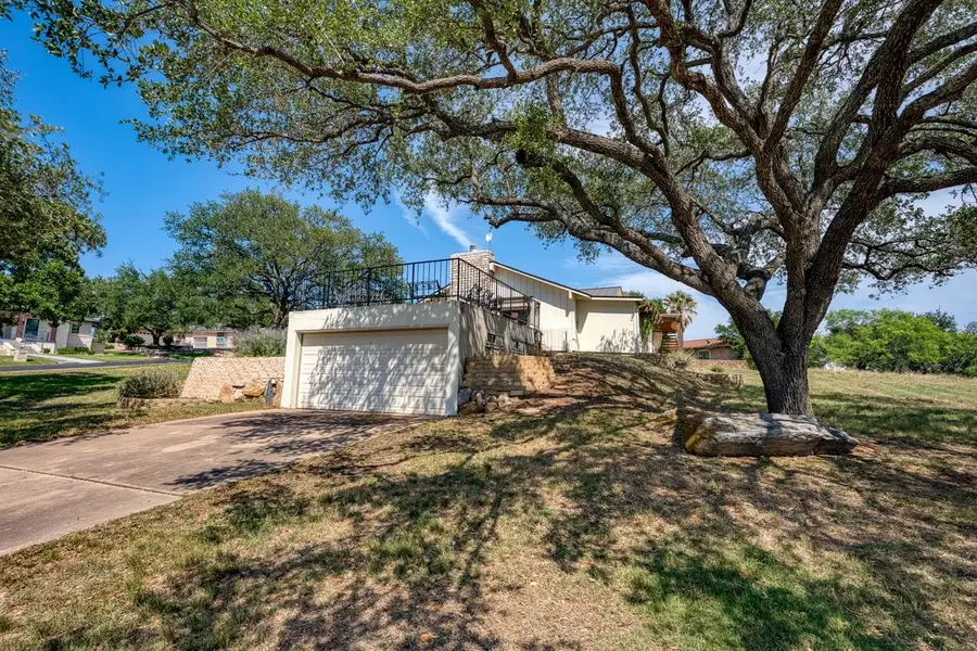 305 Onyx, Horseshoe Bay, TX 78657 - Image #3