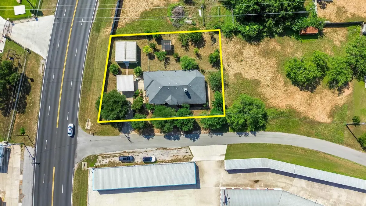 101 Lakeview Drive, Kingsland, TX 78639 - Image #1