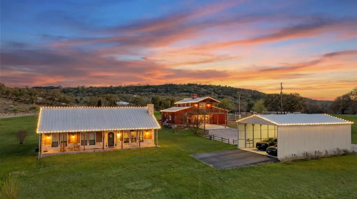 800 Quarter Horse Cir, Kingsland, TX 78639 - Image #1