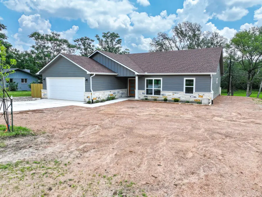 1415 Bluebonnet, Marble Falls, TX 78654 - Image #2