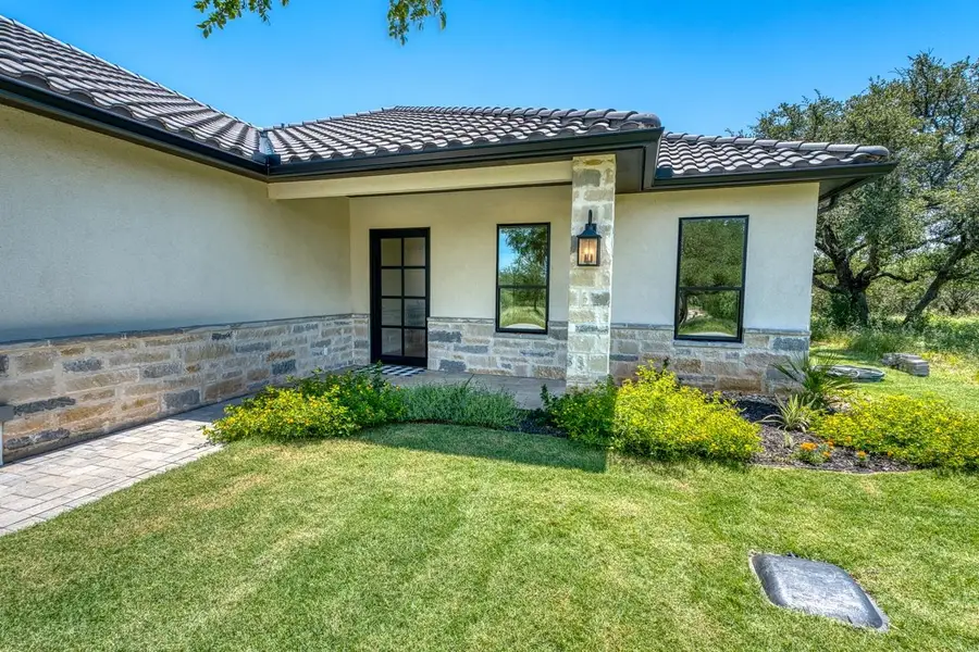 815 Sun Ray, Horseshoe Bay, TX 78567-9999 - Image #2