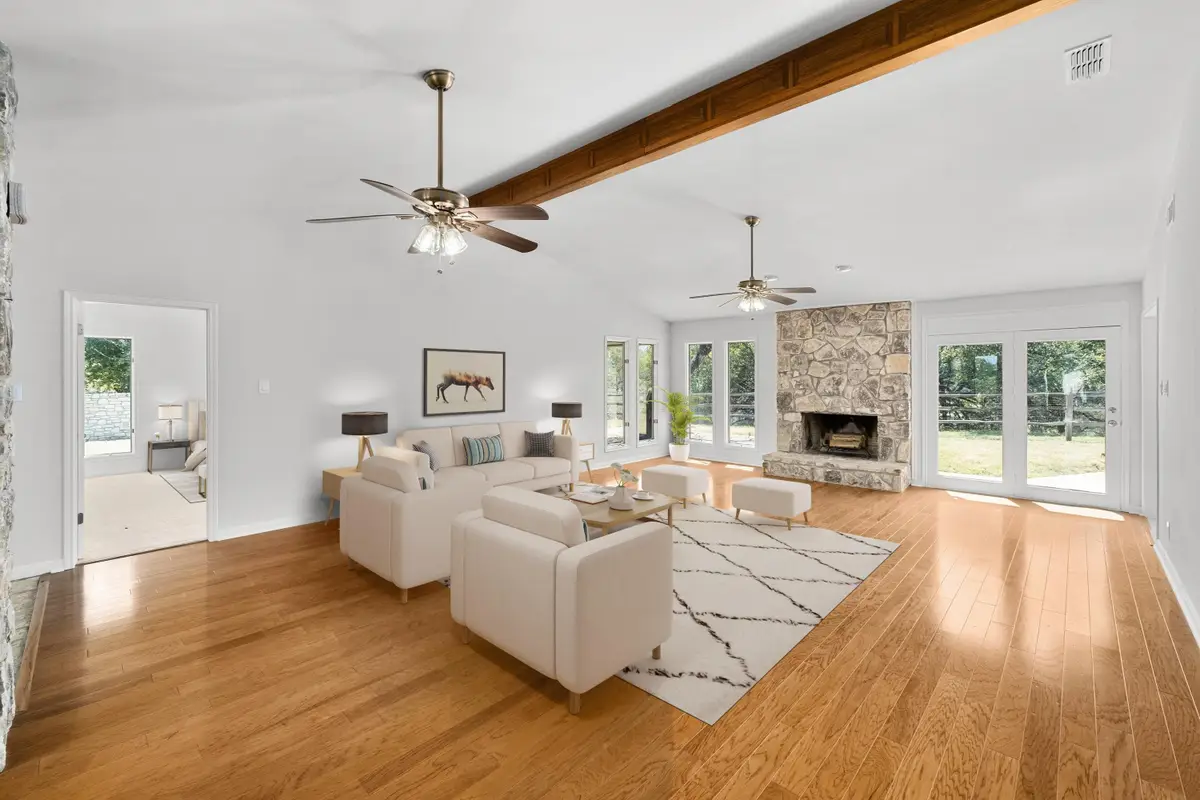 107 Boot Hl, Horseshoe Bay, TX 78657 - Image #1