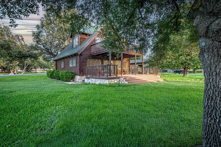 401 Lake Point Drive, Horseshoe Bay, TX 78657 - Image #2