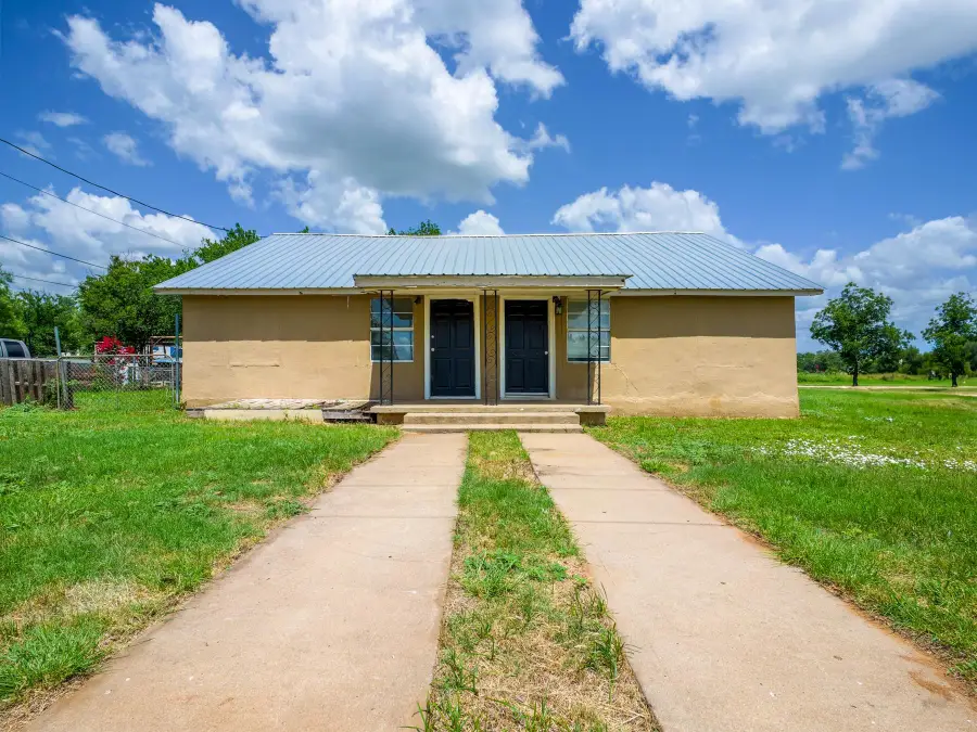 1004 Avon Ave, Llano, TX 78643 - Image #2