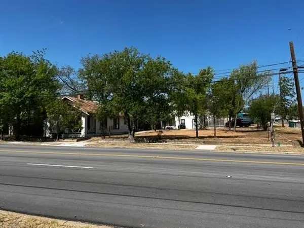 1109 Ford Street, Llano, TX 78643