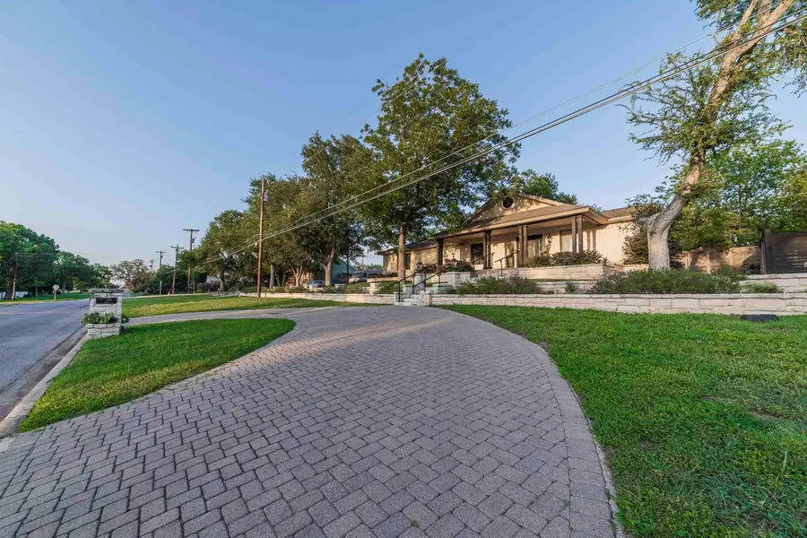 505 Avenue E, Marble Falls, TX 78654 - Image #2