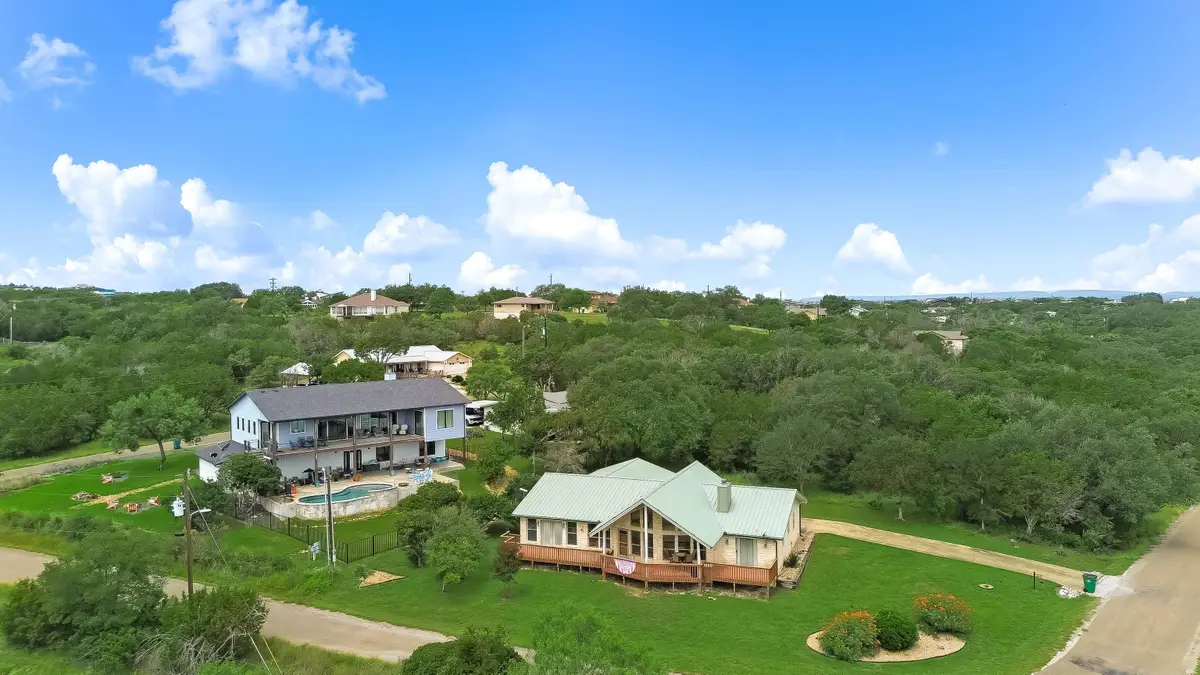 713 Lagoon Loop, Llano South, TX 78656 - Image #1