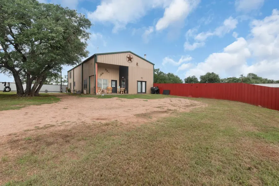 609 W Leon, Llano, TX 78643 - Image #3