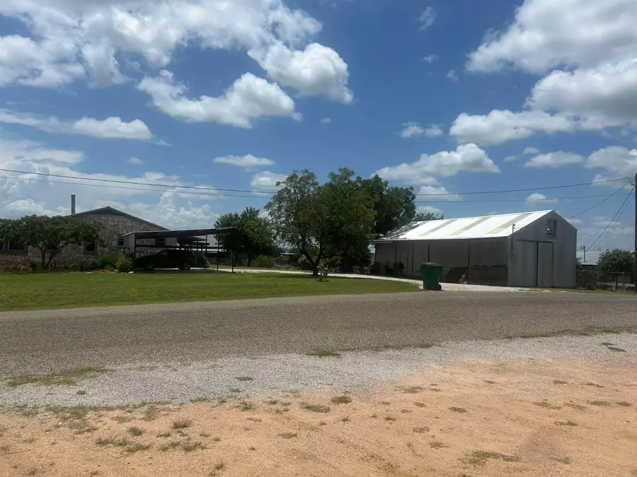 1109 Ashley Avenue, Llano, TX 78643 - Image #3