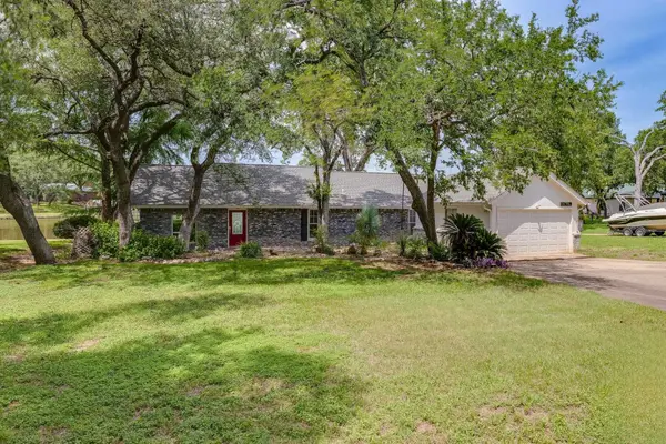 214 Island Lodges Dr, Buchanan Dam, TX 78609