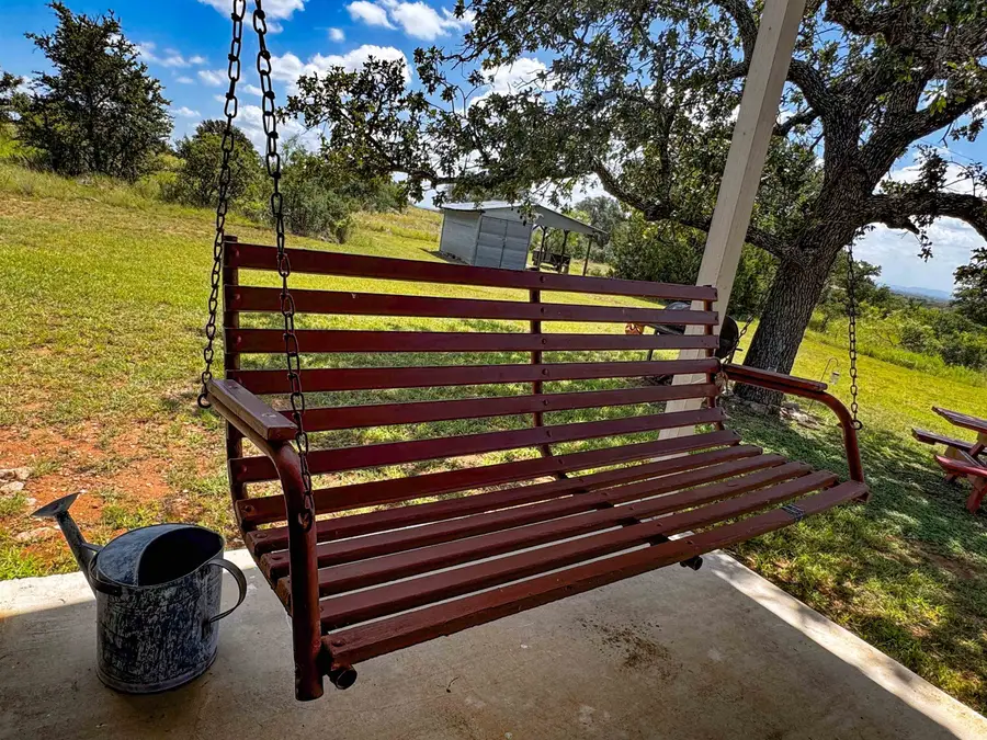 384 Wild Oak Drive, Llano, TX 78643 - Image #3