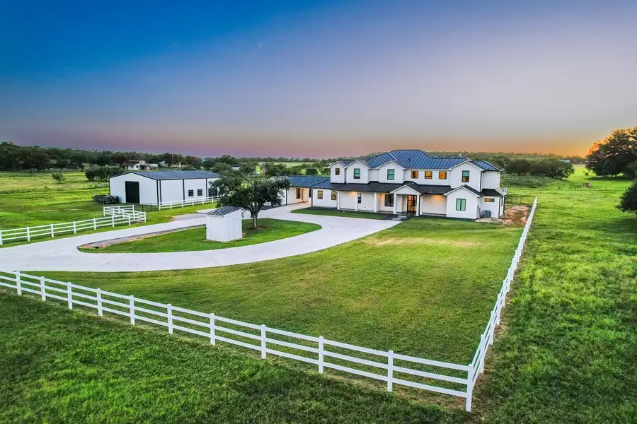 424 Tokim Dr, Marble Falls, TX 78654 - Image #2