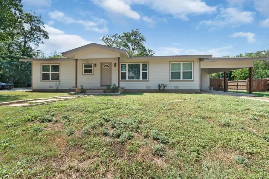 209 E Live Oak St, Burnet, TX 78611 - Image #3