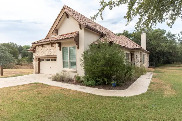 108 Gemstone, Horseshoe Bay, TX 78657-000