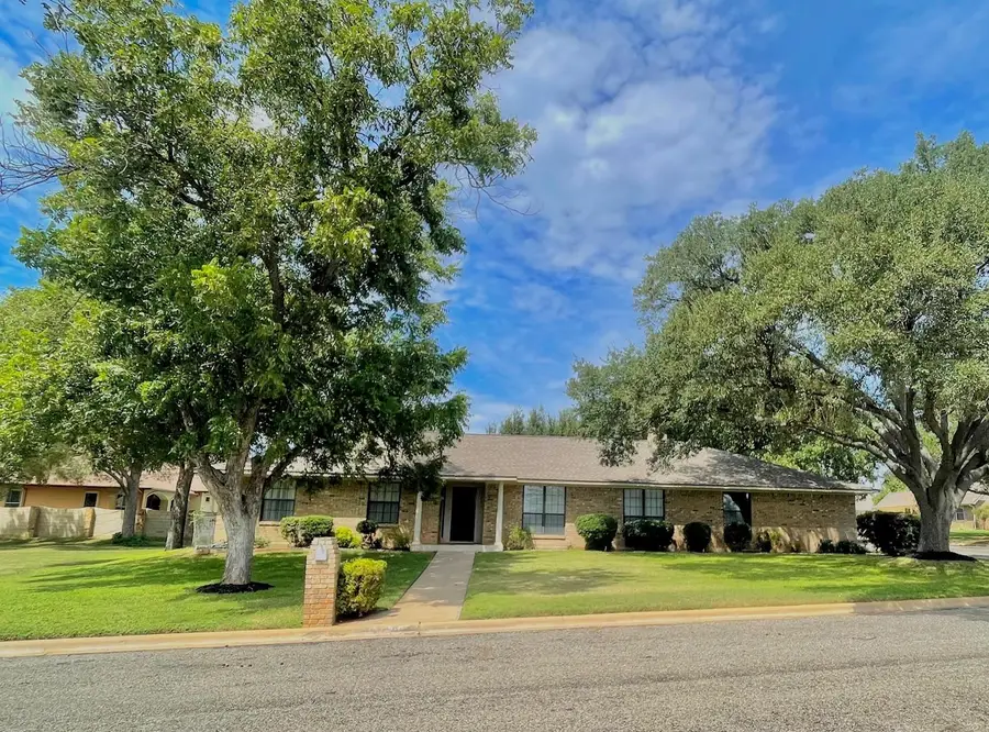 1801 Hickory Street, Llano, TX 78643 - Image #2