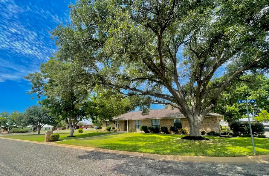 1801 Hickory Street, Llano, TX 78643 - Image #3