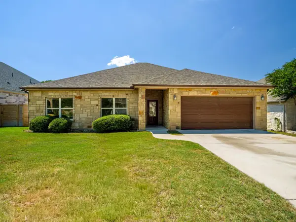 419 Spyglass St, Meadowlakes, TX 78654