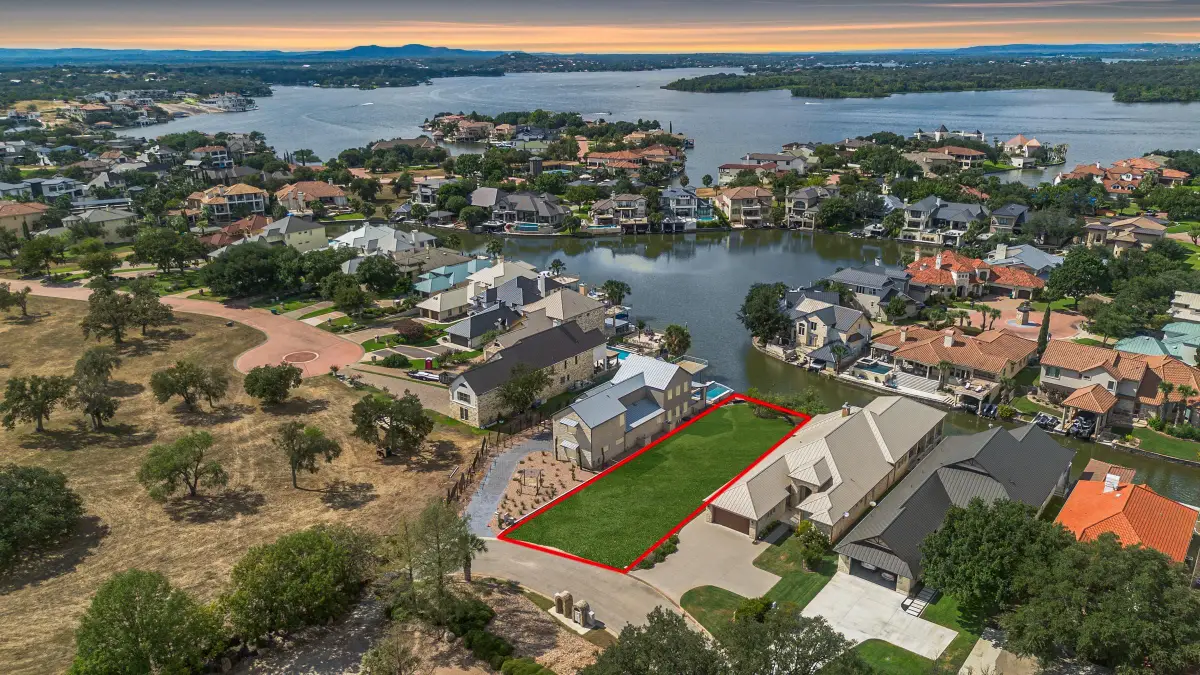 100 Wennmohs Place, Horseshoe Bay, TX 78657 - Image #1
