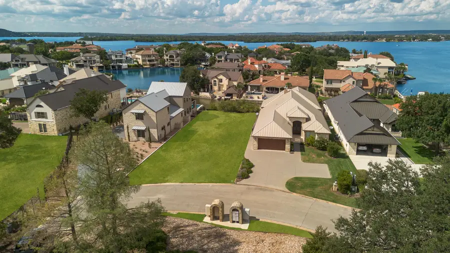 100 Wennmohs Place, Horseshoe Bay, TX 78657 - Image #2