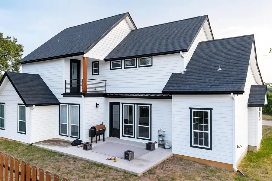 136 W Castlebrair Drive, Granite Shoals, TX 78654 - Image #2