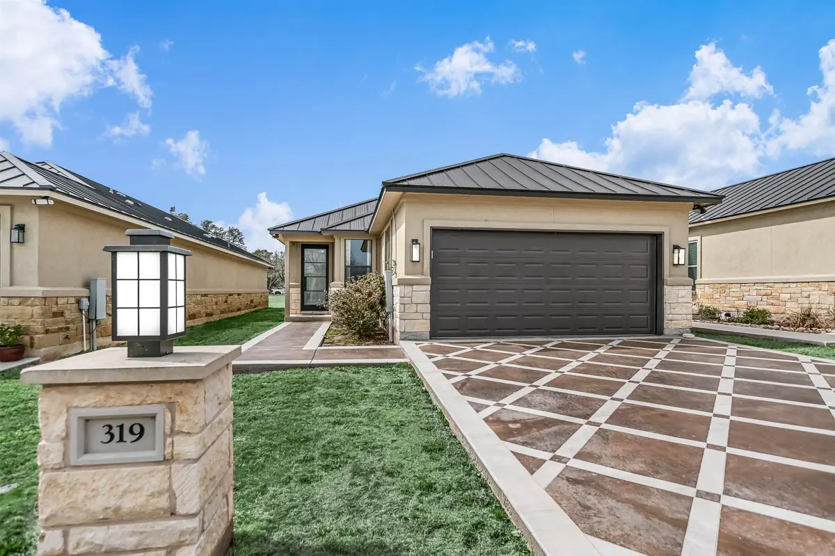 319 Parallel Circle, Horseshoe Bay, TX 78657 - Image #1