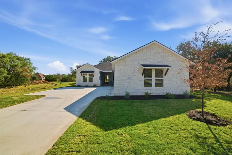 226 Sunday Dr, Burnet, TX 78611 - Image #2