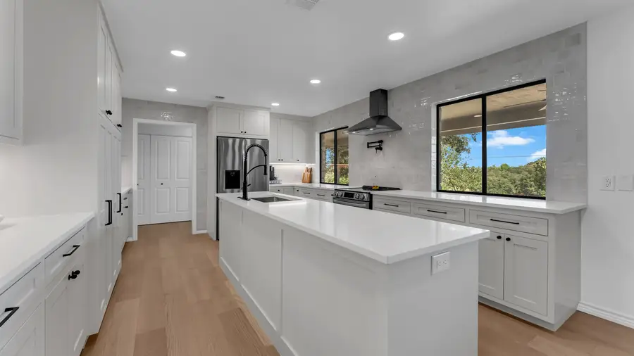 113 W Bluebonnet Road, Horseshoe Bay, TX 78657 - Image #3