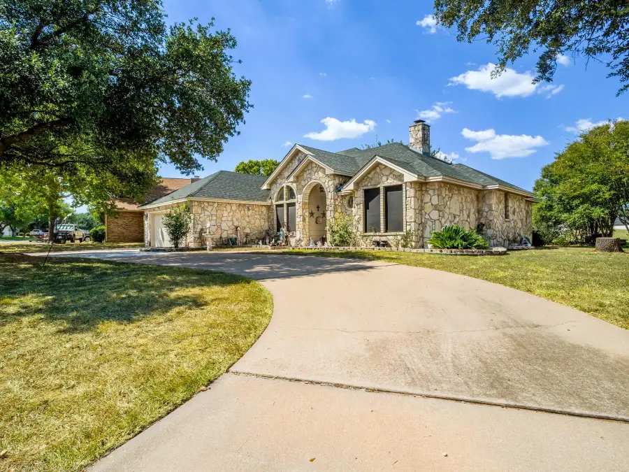 120 Meadowlakes Drive, Meadowlakes, TX 78654 - Image #2
