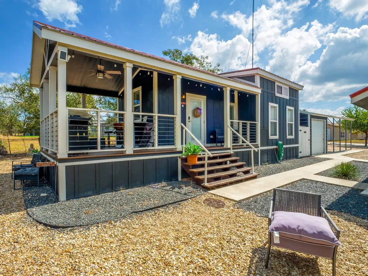 4113 Hermosa Dr, Kingsland, TX 78639 - Image #1