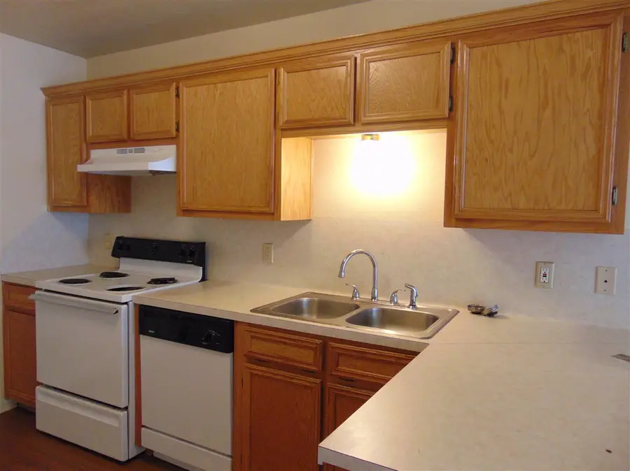 407 S Avenue S, #b, Marble Falls, TX 78654 - Image #2