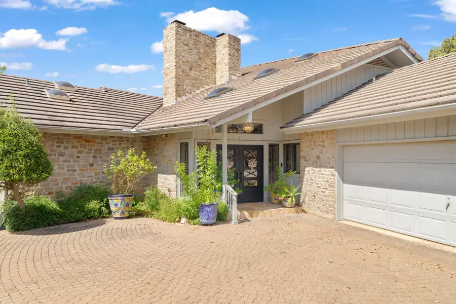 100 Silver Spur, Horseshoe Bay, TX 78657 - Image #2