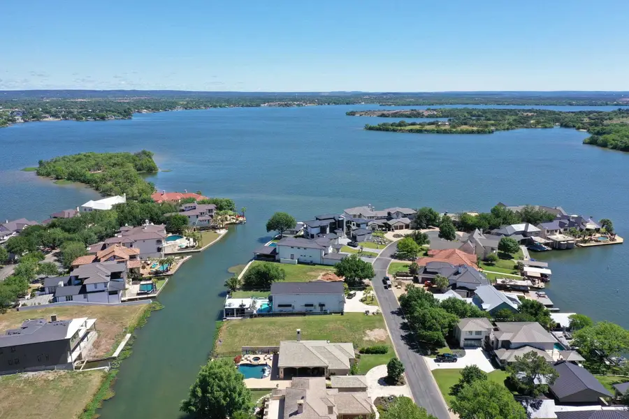 W29034 Wennmohs Place, Horseshoe Bay, TX 78657 - Image #2