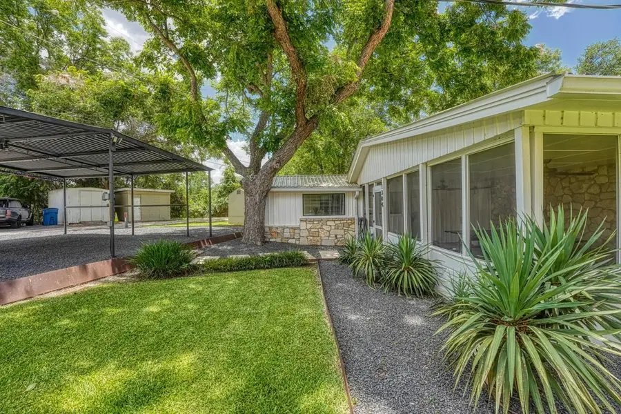 1304 S Lakeside Dr., Burnet, TX 78611 - Image #3