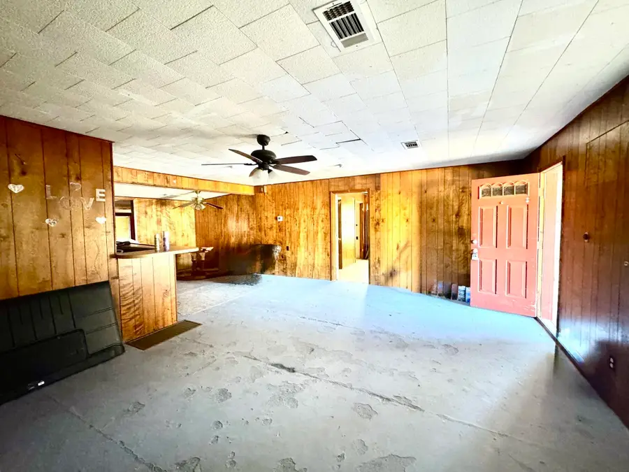 520 Munson, Tow, TX 78672 - Image #3