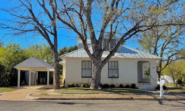 801 Hickory Street, Llano, TX 78643